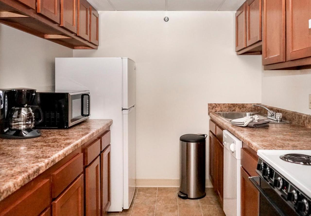 Short Term Rentals At The Park At Trowbridge Senior Community Southfield Exterior foto