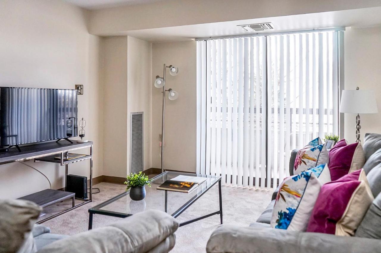 Short Term Rentals At The Park At Trowbridge Senior Community Southfield Exterior foto